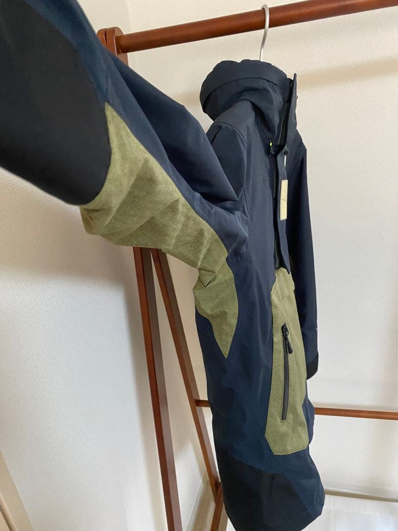 ヘリーハンセン　スノボーウエア