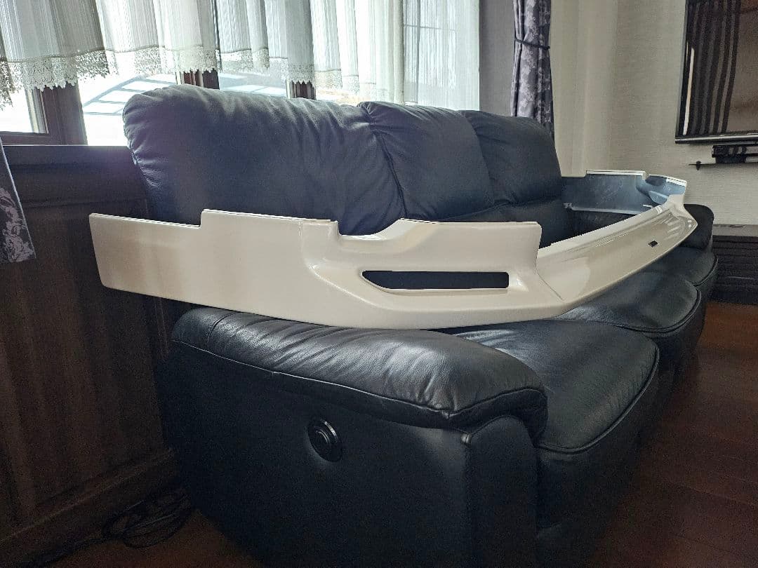 ハイエース　ワイドボディ用　モデリスタエアロ　フロントスポイラー