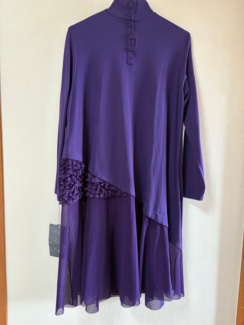 『新品未使用』⭐️トクコプルミエヴォル⭐️紫地犬と猫の刺繍長袖ワンピースチュニック❣️
