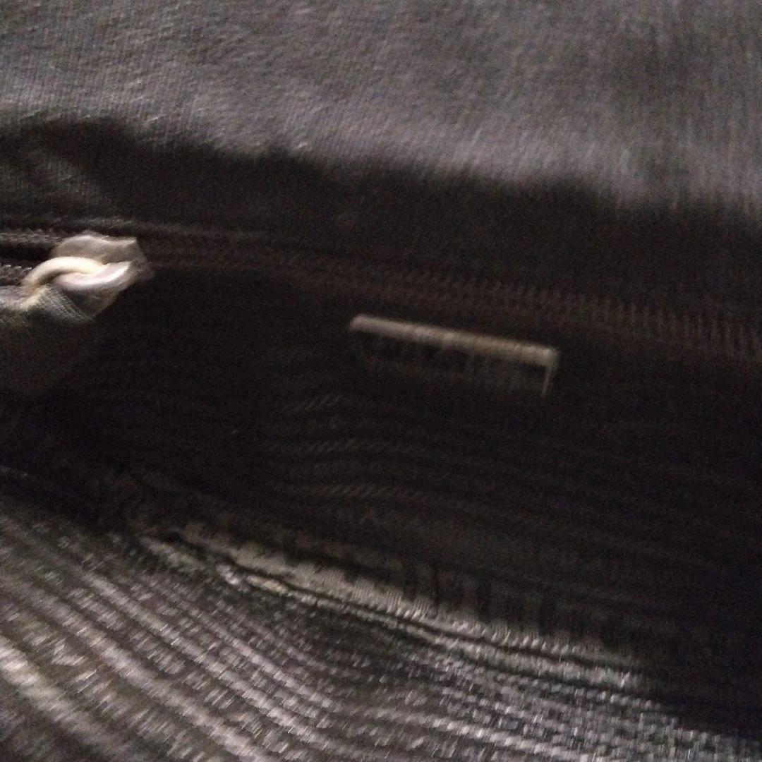 PRADA 焦げ茶色のプラスチック製 ショルダーバッグ