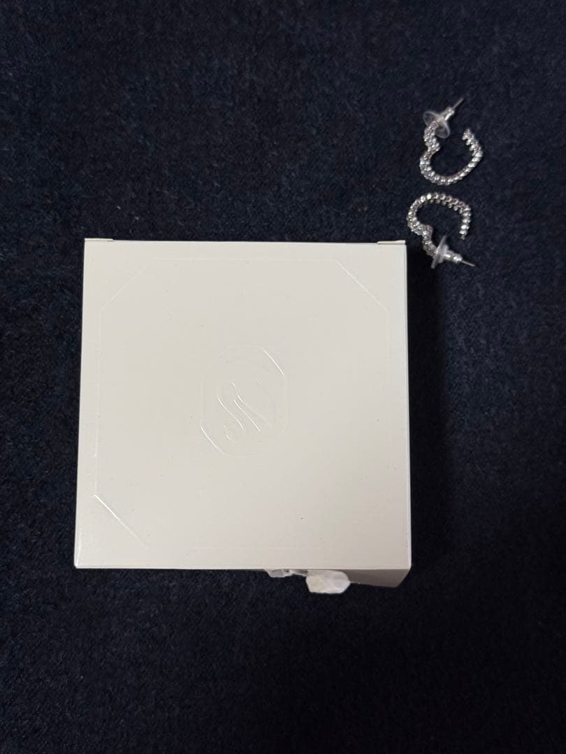 【バビ】SWAROVSKIピアス 箱無し