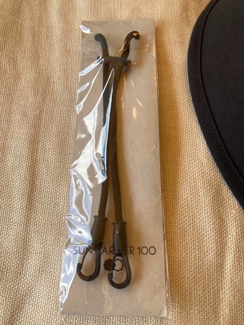 サンバリア100 ナチュラルハットLサイズ（新品未使用ストラップ付き）