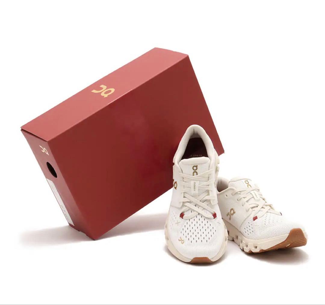 【2025年限定】ON Cloud X4 ランニングシューズ アイボリー