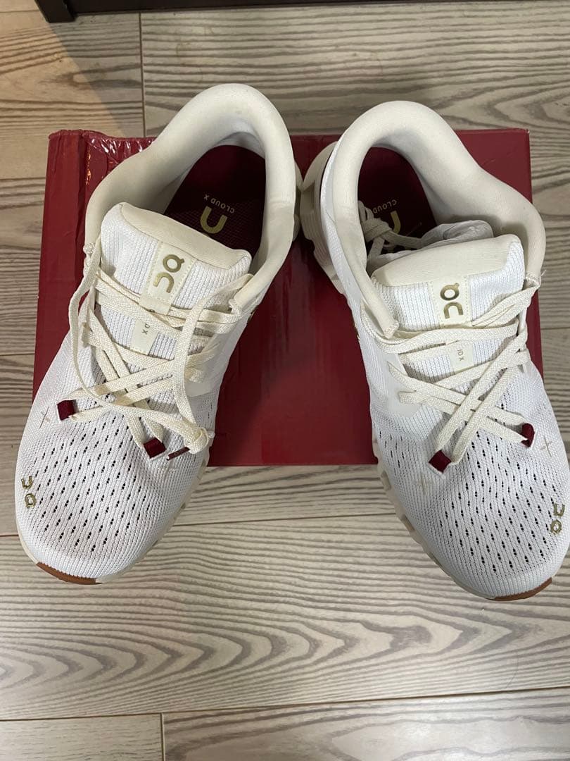 【2025年限定】ON Cloud X4 ランニングシューズ アイボリー