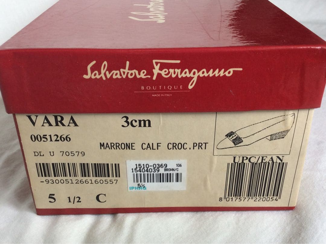 【暑いのでさらにお値下げ、未使用】フェラガモ ヴァラ 23.0cm ブラウン