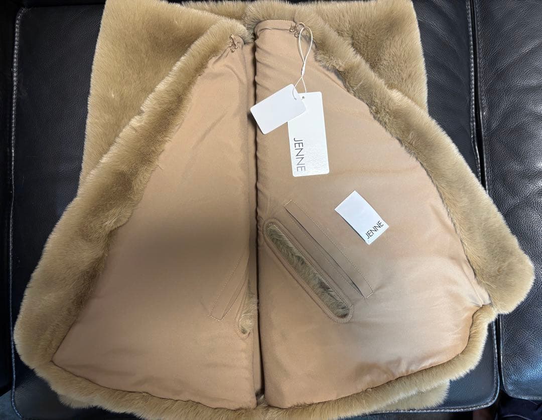 ⭐︎momo⭐︎ JENNE ベージュ ファーポンチョ・ケープコート