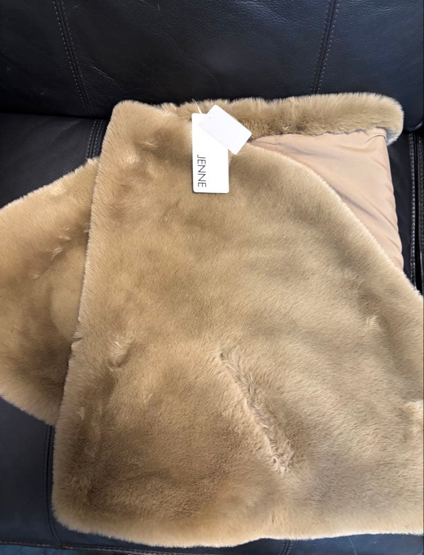 ⭐︎momo⭐︎ JENNE ベージュ ファーポンチョ・ケープコート