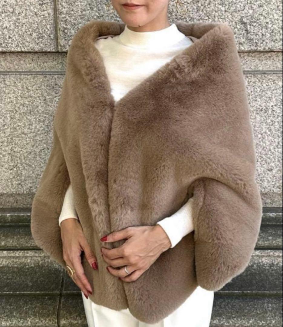 ⭐︎momo⭐︎ JENNE ベージュ ファーポンチョ・ケープコート