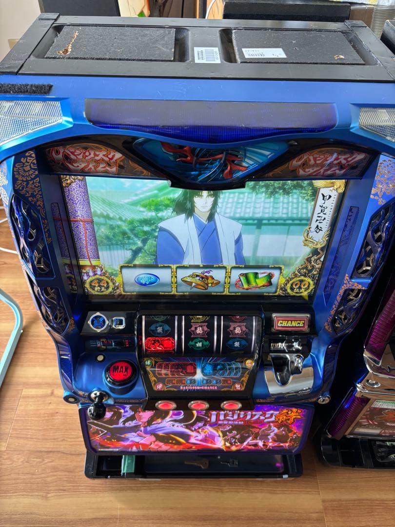 トモ　バジリスク絆