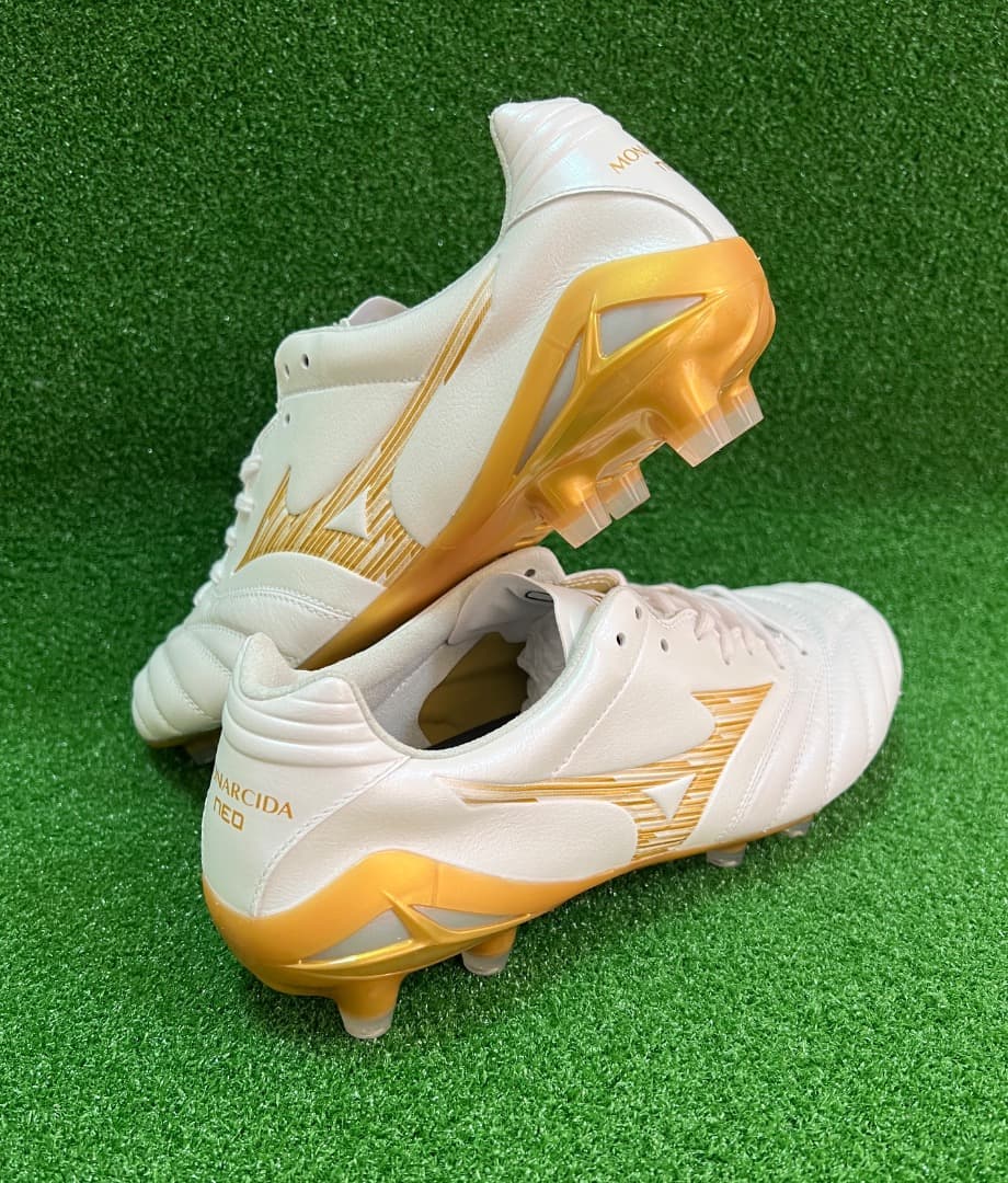 ミズノ モナルシーダNEO III ELITE スーパーホワイトパール×ゴールド