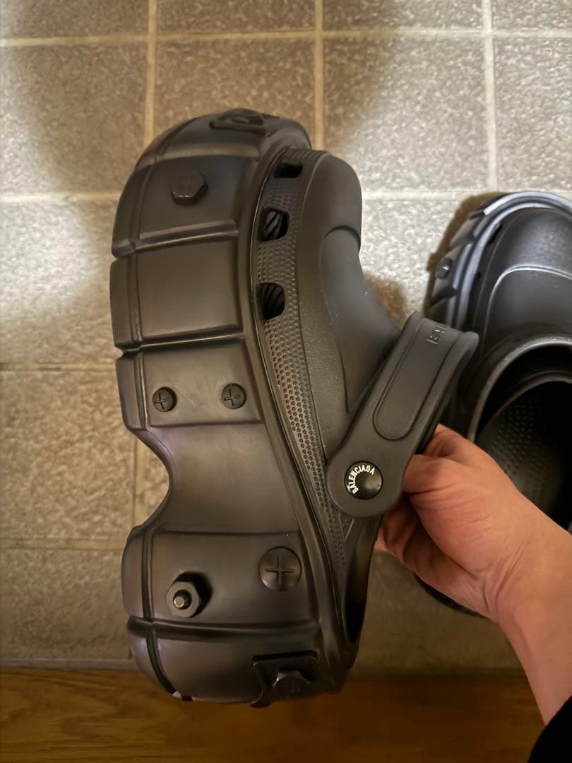 心*様 バレンシアガハードクロックス 41