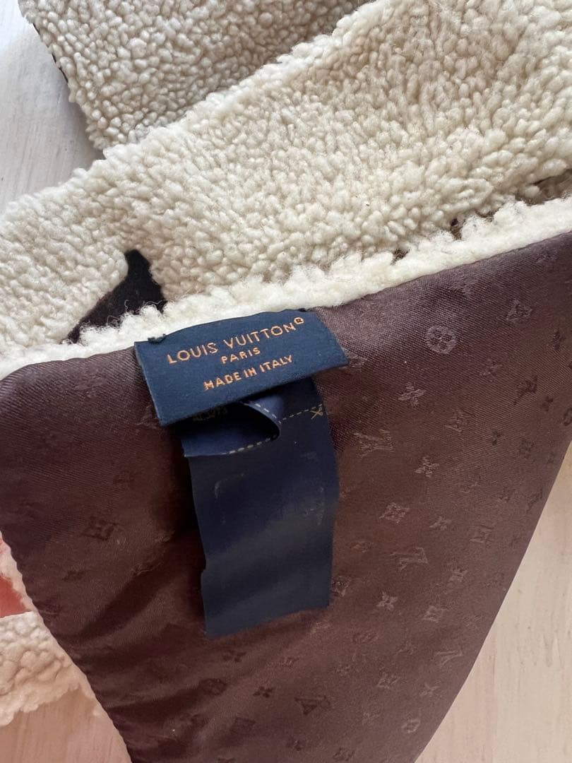 LOUIS VUITTON エシャルプ・シャーリング マフラー ムートン