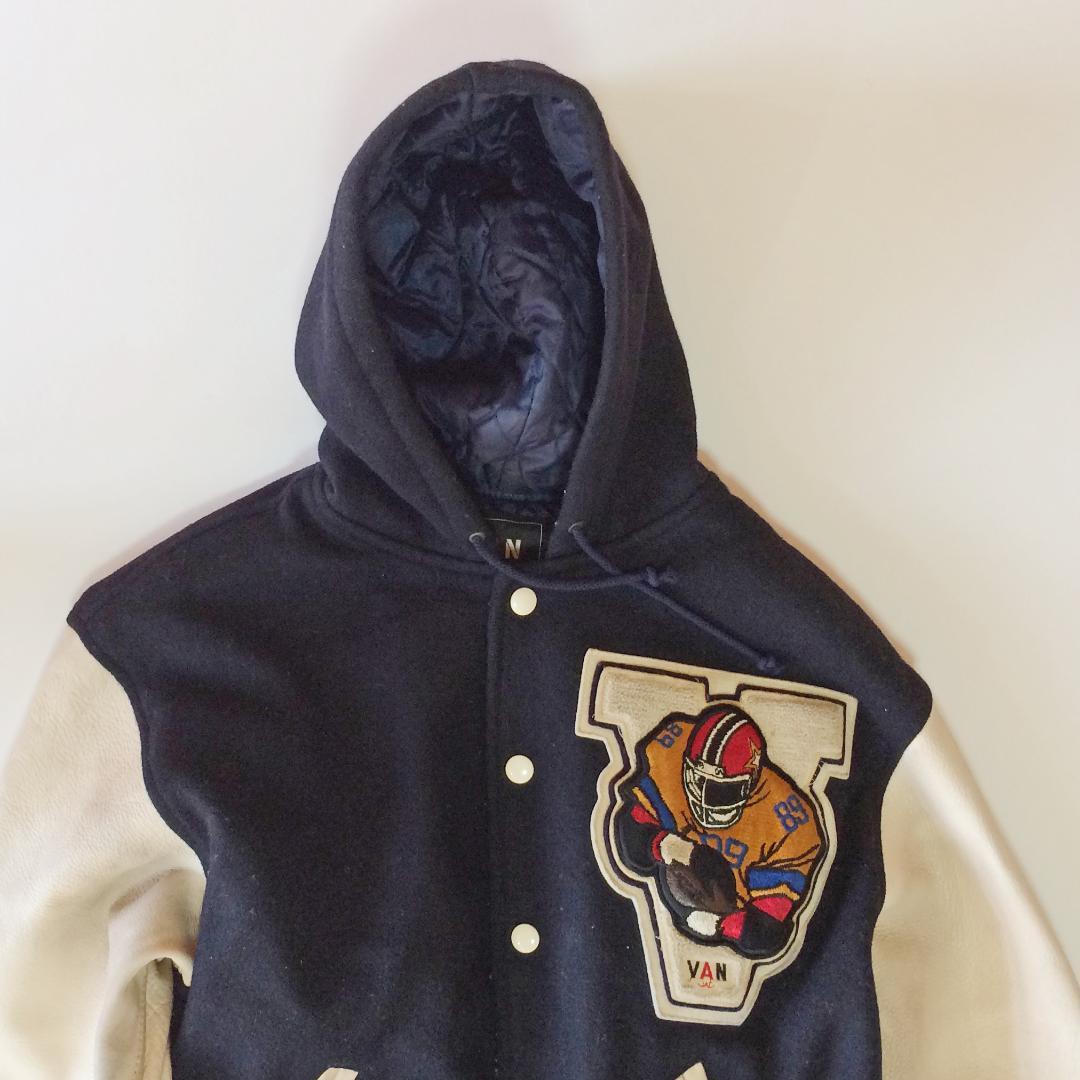 VAN スタジャン フード付き ワッペン刺繍 ネイビー Mサイズ