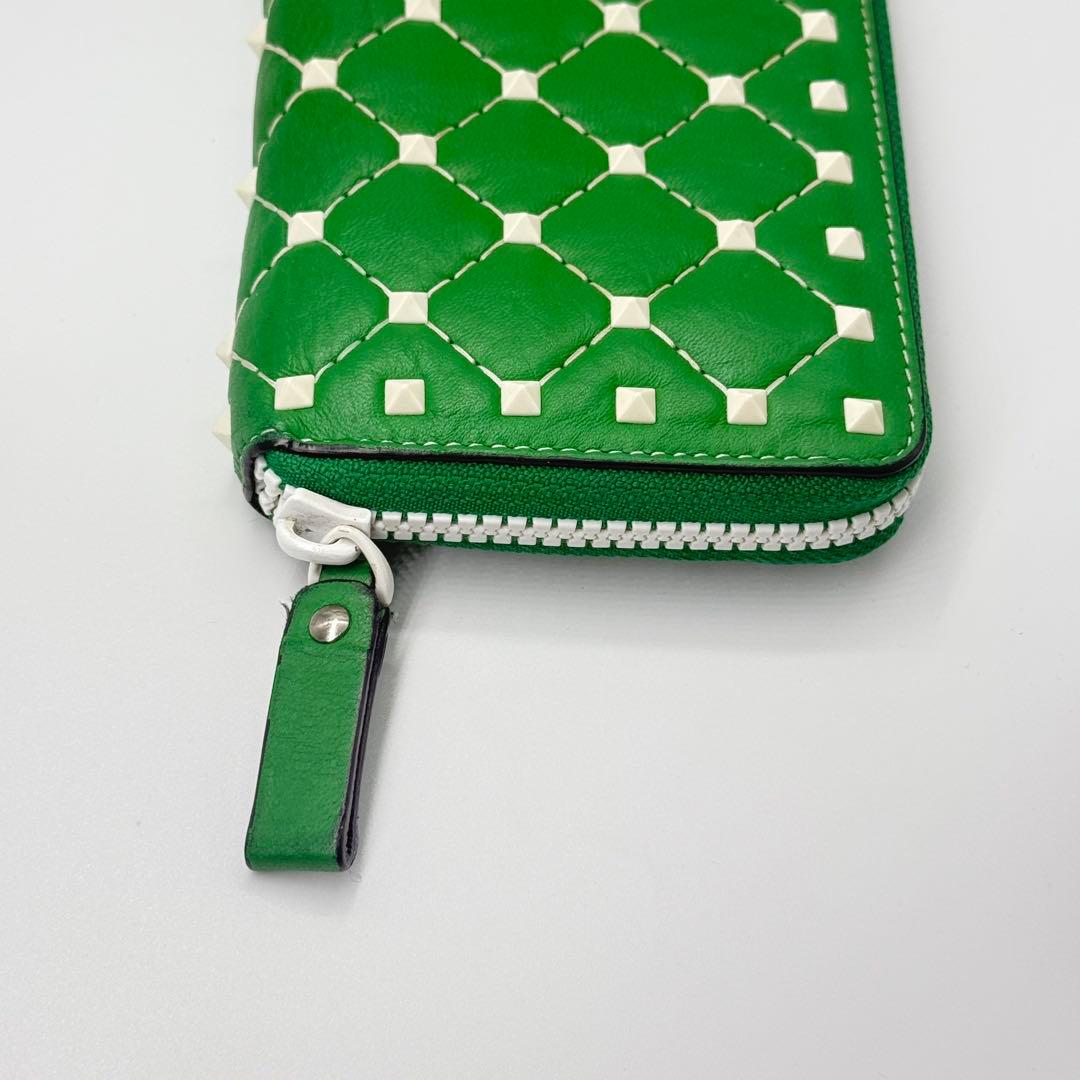 ヴァレンティノ ガラヴァーニ 長財布