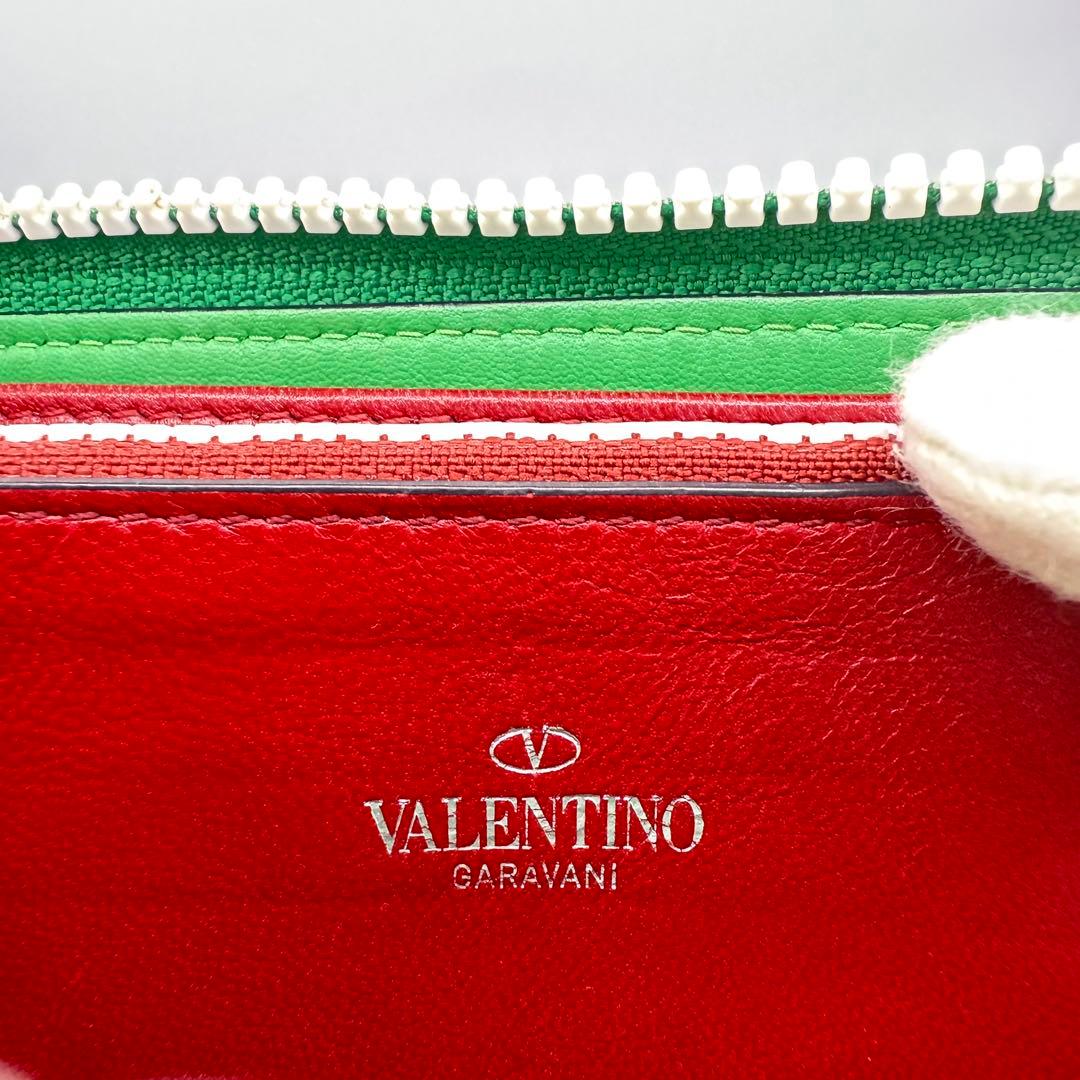 ヴァレンティノ ガラヴァーニ 長財布