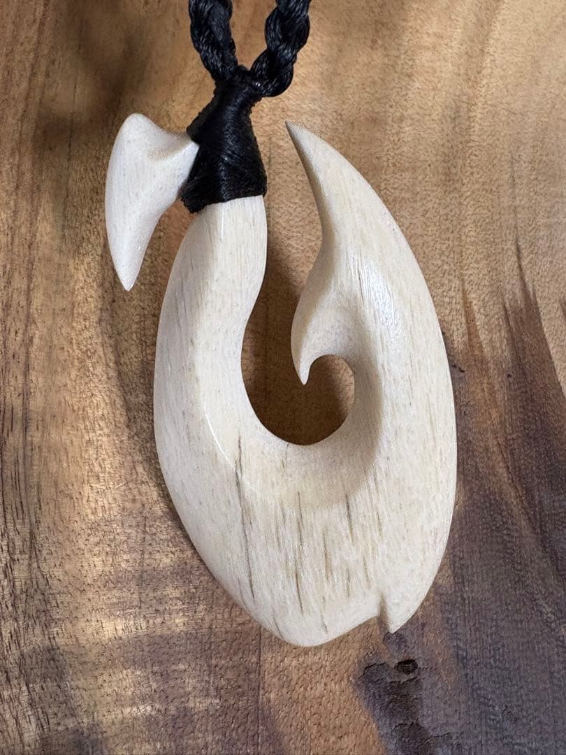 ボーンカービングネックレス(sw65)Lサイズ　マッコウ