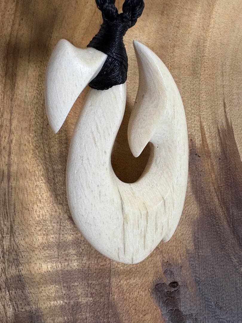 ボーンカービングネックレス(sw65)Lサイズ　マッコウ