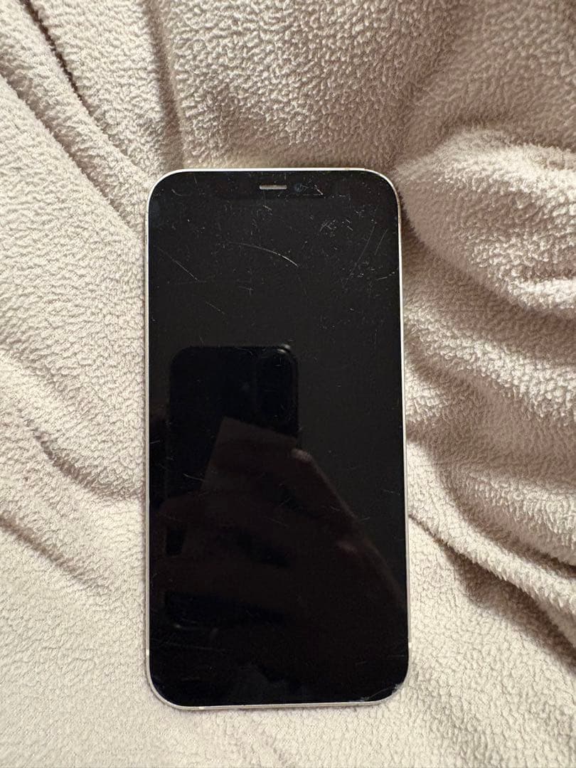 Apple iPhone 12 ホワイト 本体　背面割れ外カメ割れ