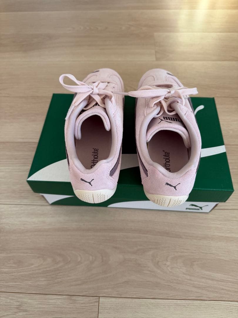 新品　大人気PUMA ピンク スエード スニーカー