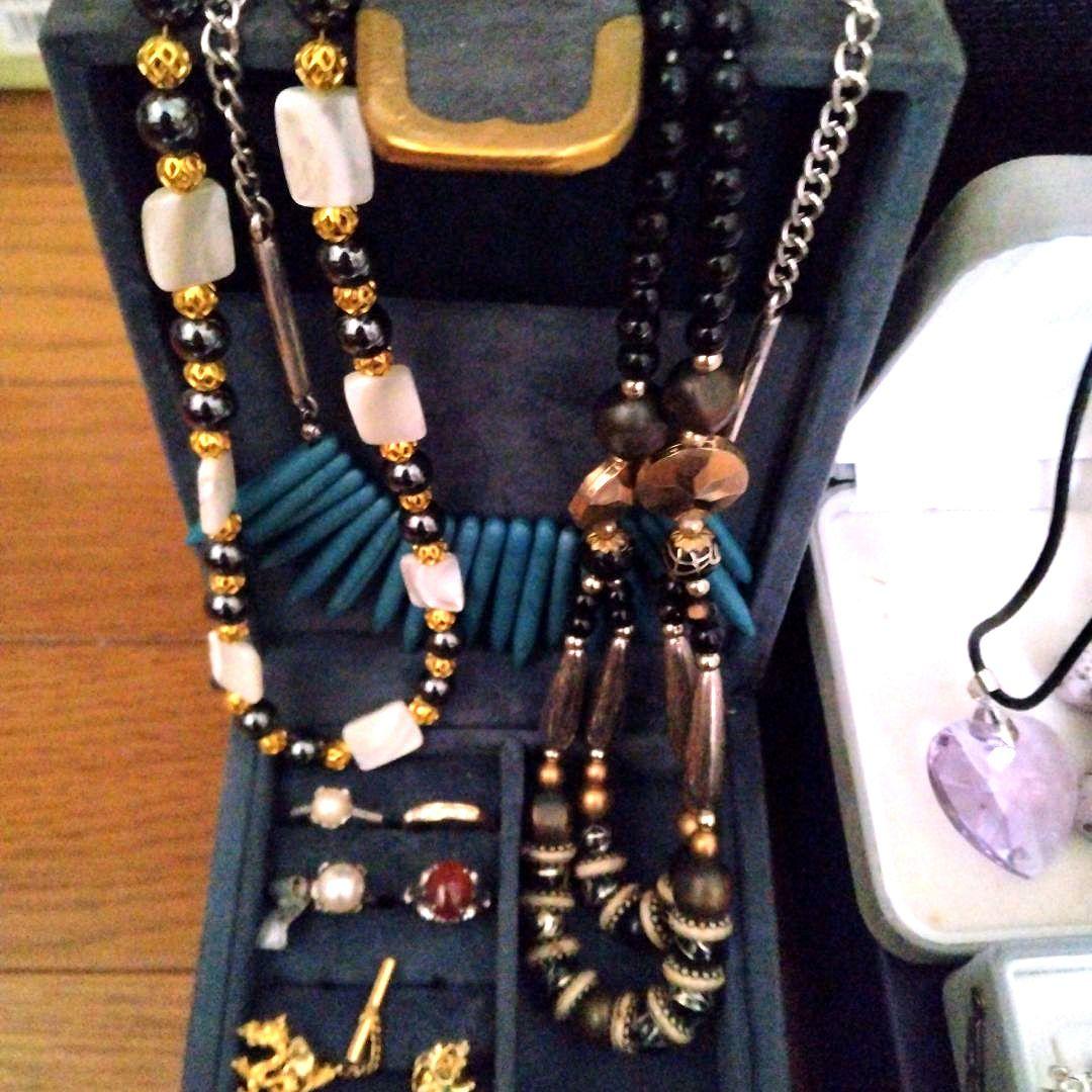 遺品整理　生前整理アクセサリーまとめ売り　ネックレス　リング　ブローチ