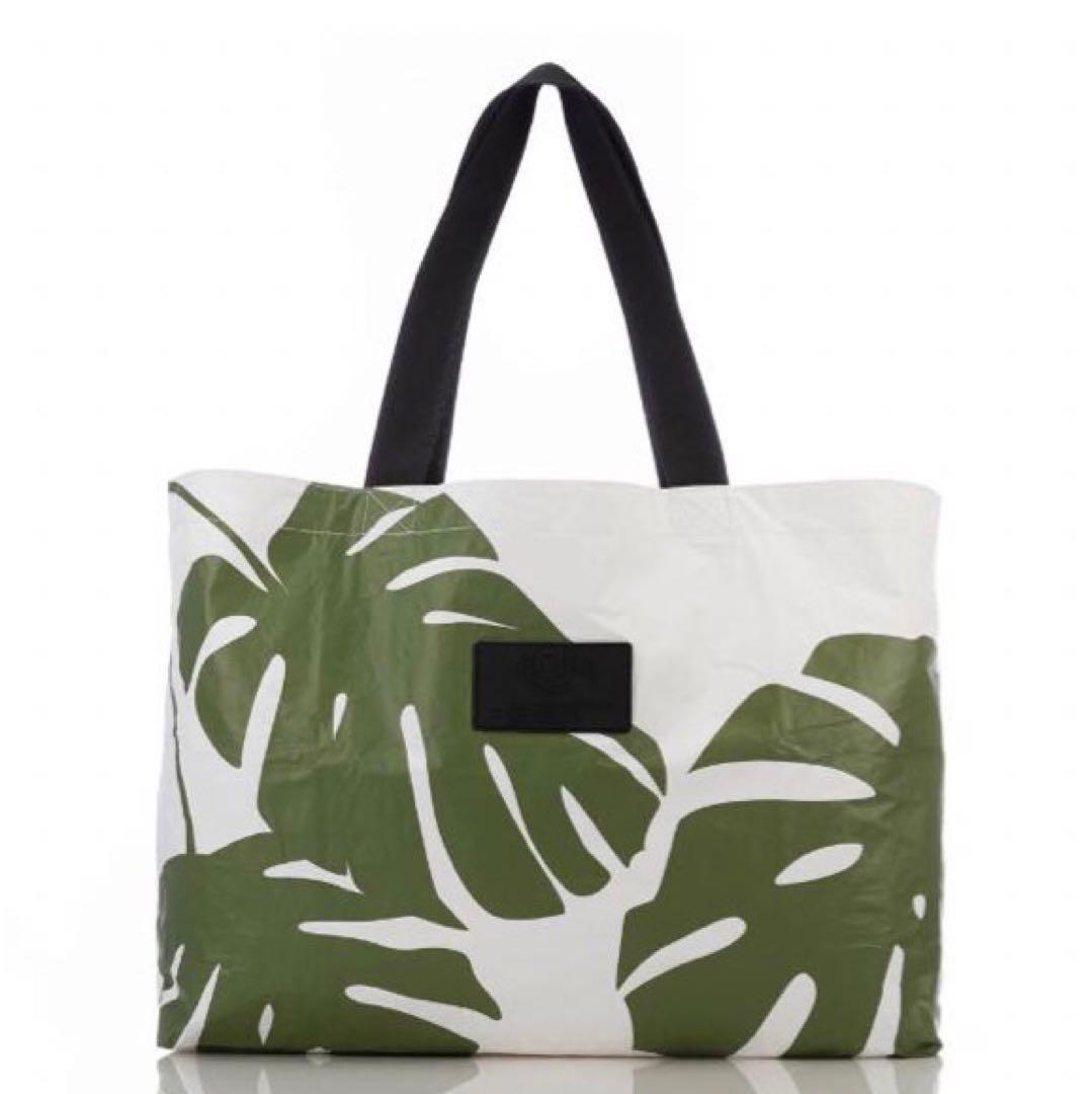 アロハコレクション　ホロホロトート(リバーシブル) フラバッグ　モンステラ