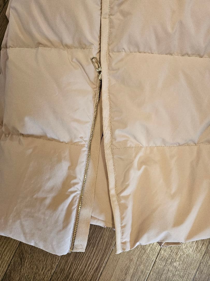 美品DUNO ダウンベスト フード付き ライトベージュ