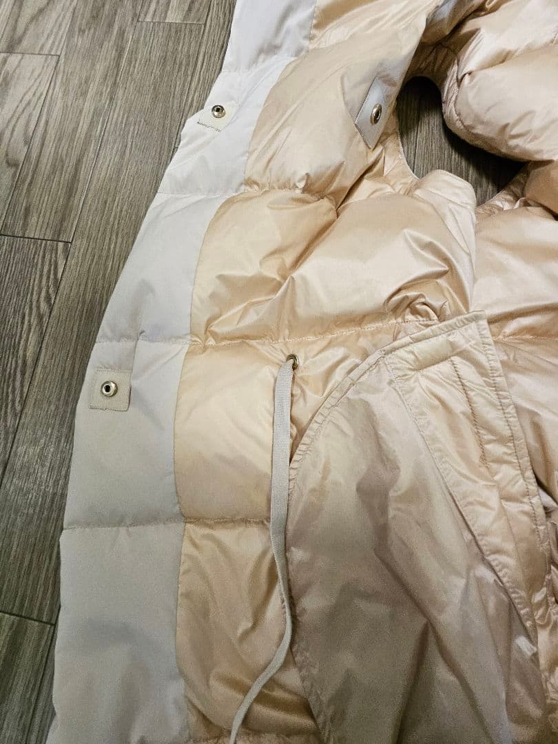 美品DUNO ダウンベスト フード付き ライトベージュ