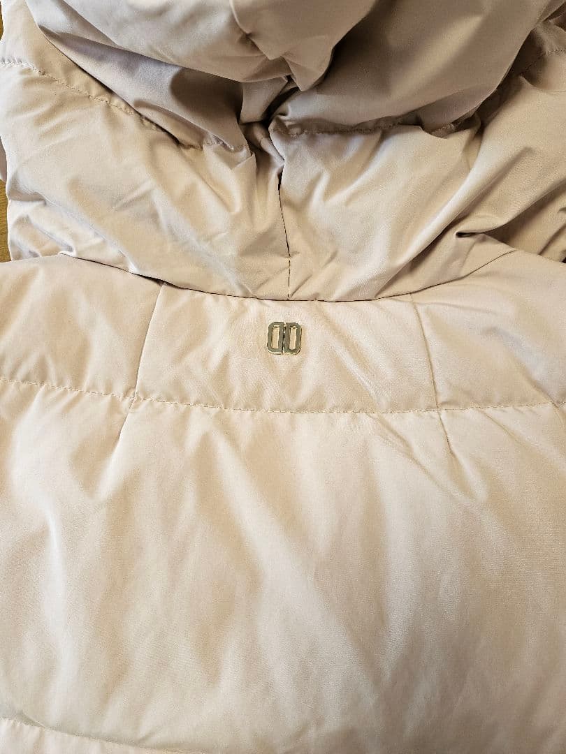 美品DUNO ダウンベスト フード付き ライトベージュ