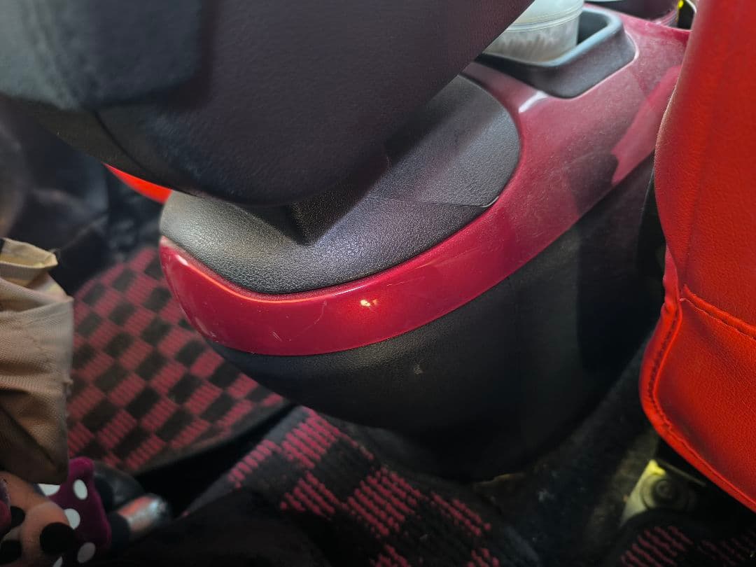 日産ジューク用UKアームレスト