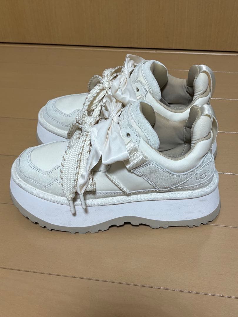 美品☆UGG ASTROMEL