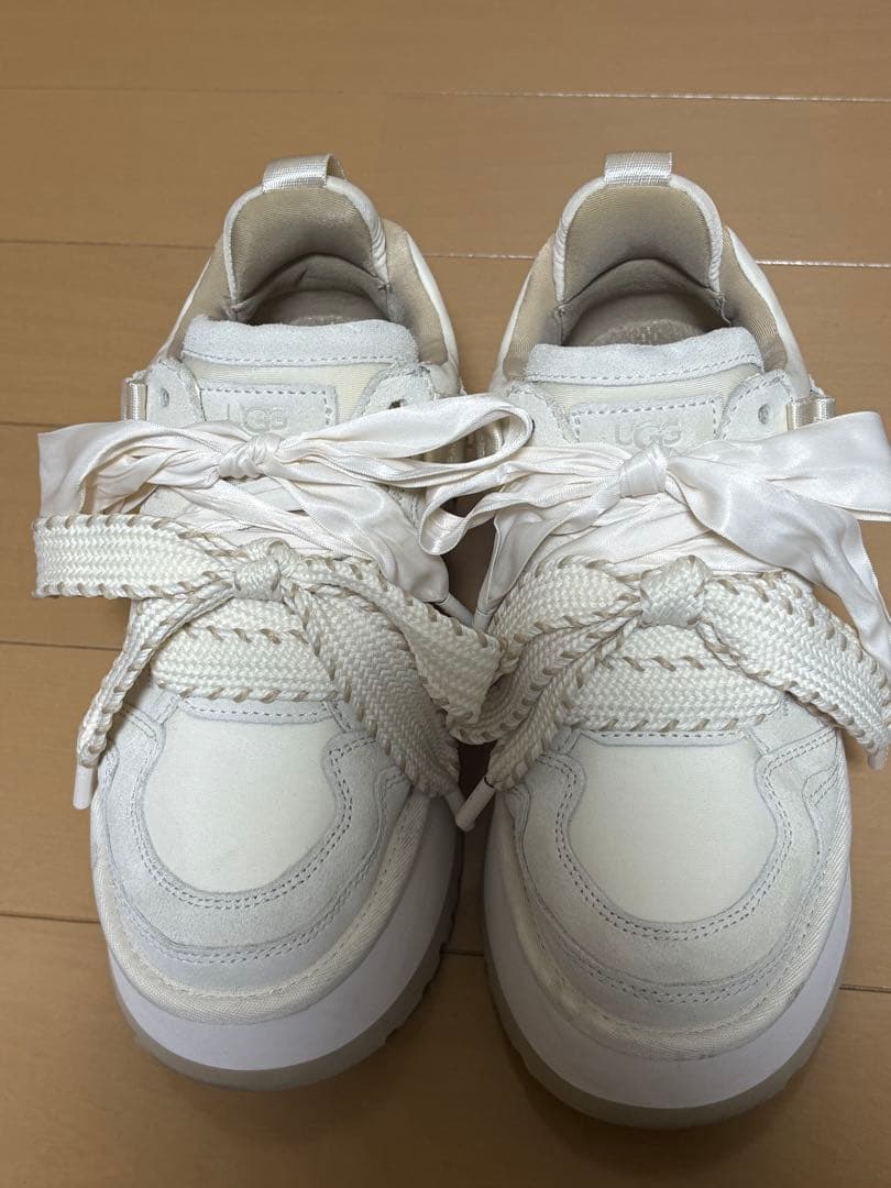 美品☆UGG ASTROMEL