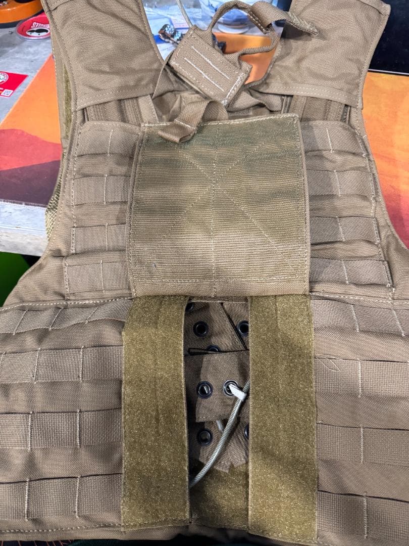 EAGLE CIRAS プレートキャリア Mサイズ タン