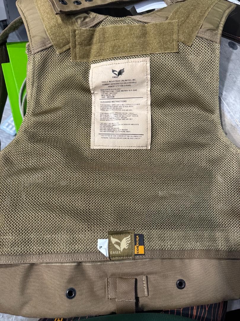 EAGLE CIRAS プレートキャリア Mサイズ タン