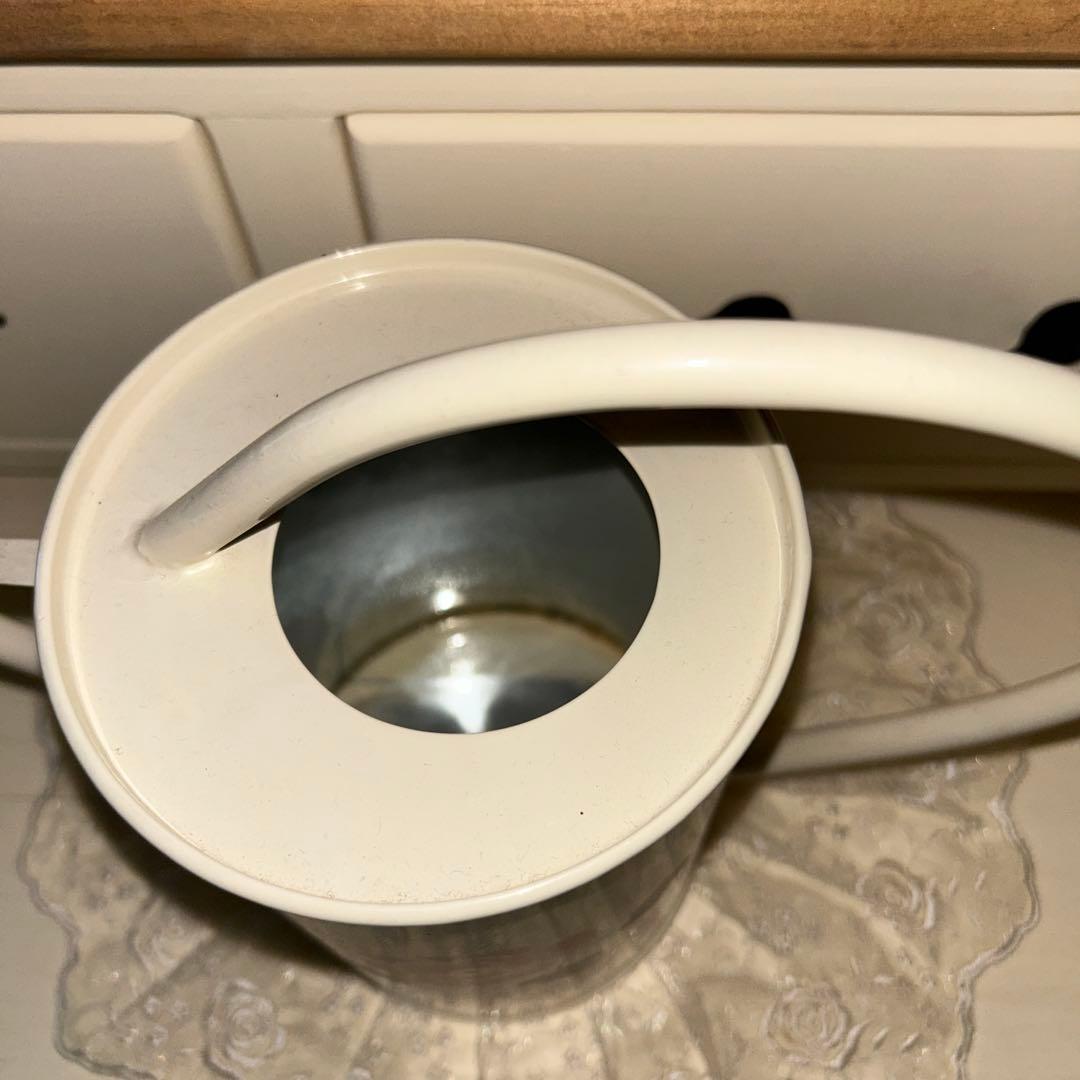 マニーじょうろとタオルかけ