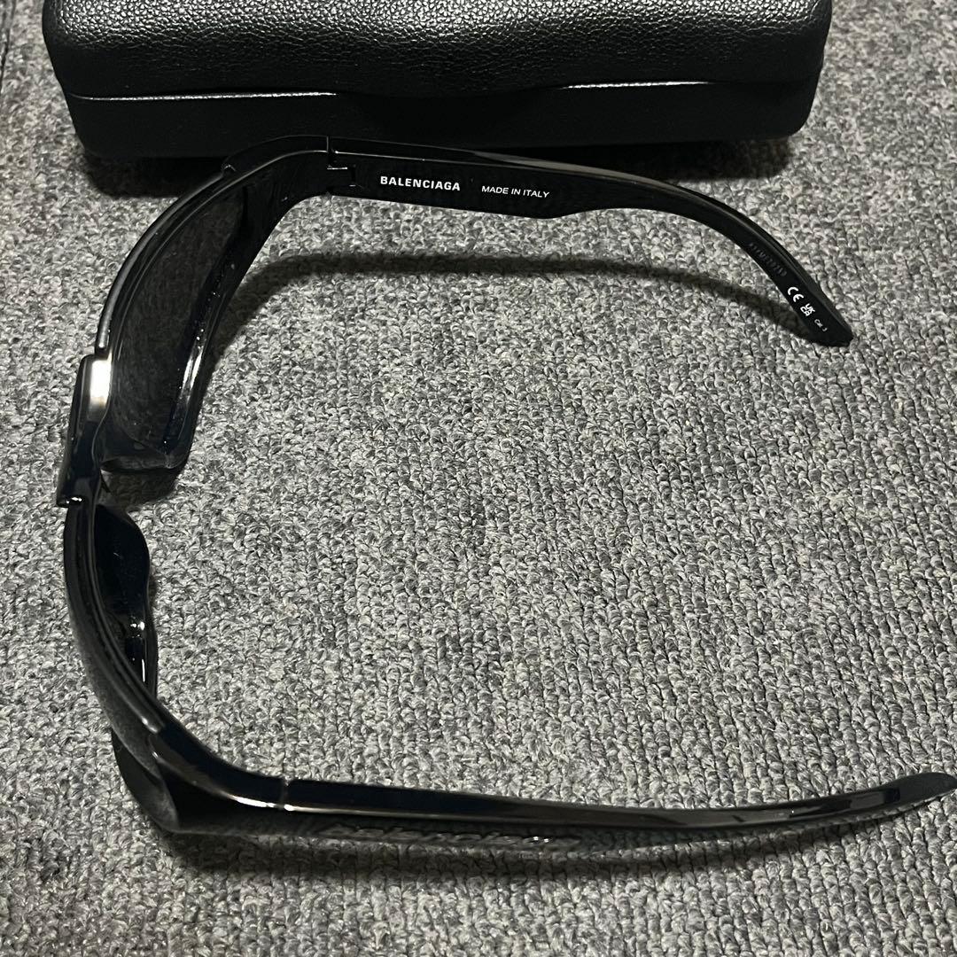 BALENCIAGA バレンシアが　Xpander サングラス ブラック