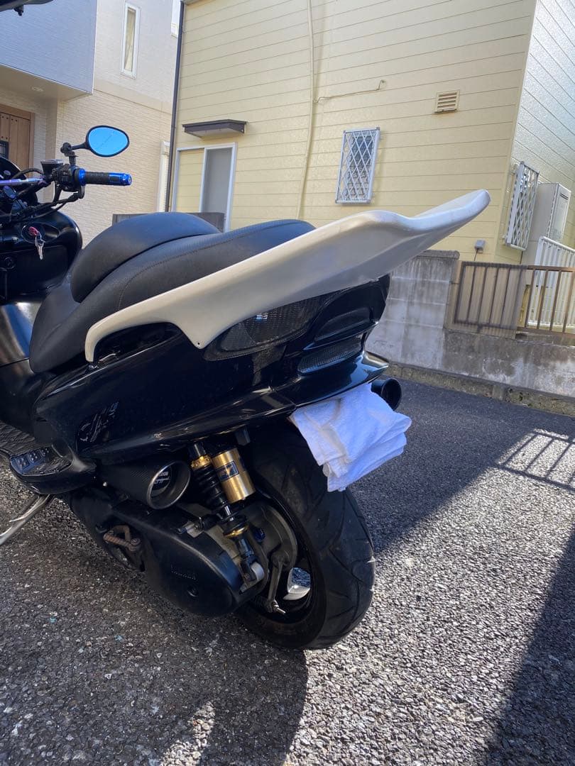 マジェスティ125 テールカウル