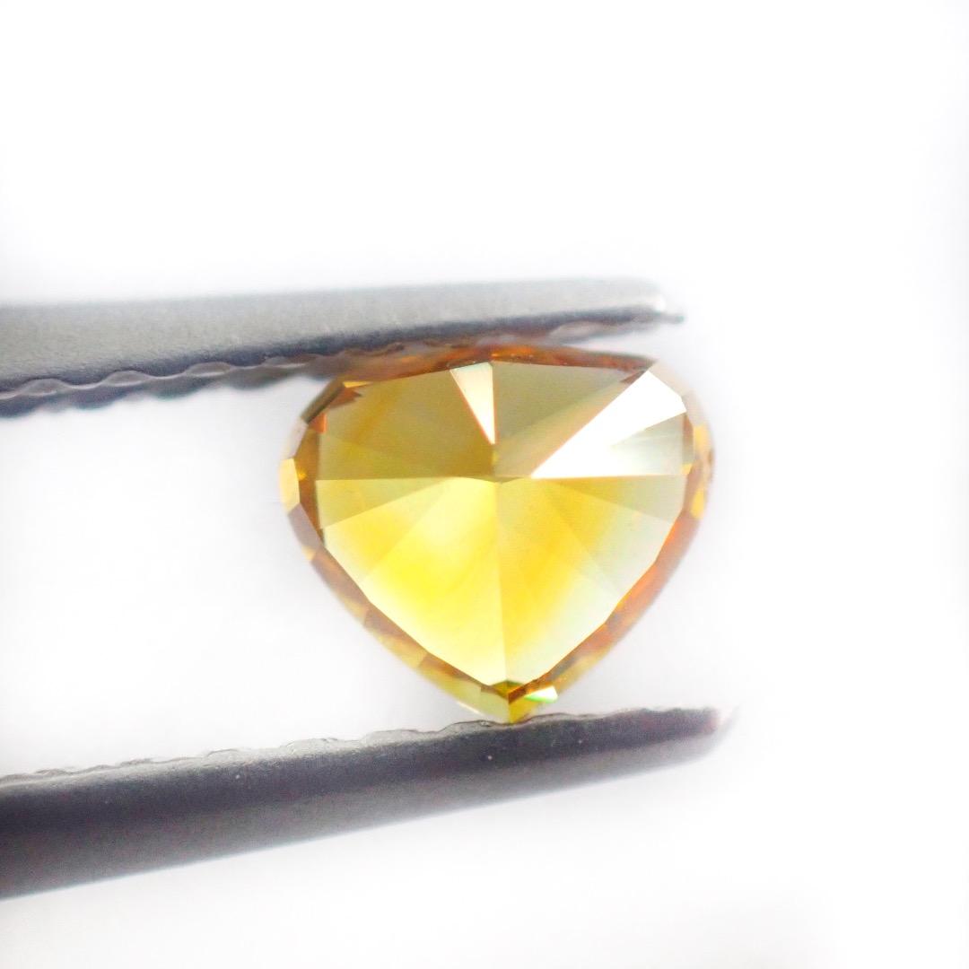 【入手困難】0.438 ファンシー ビビッド オレンジ イエロー ダイヤモンド
