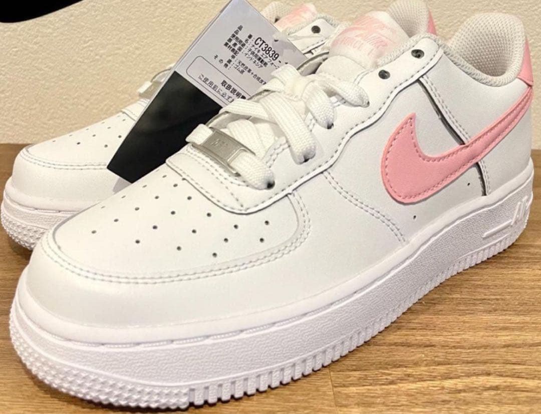 金曜18時で終了　22.5cm【新品】NIKE GS AIRFORCE1　ピンク