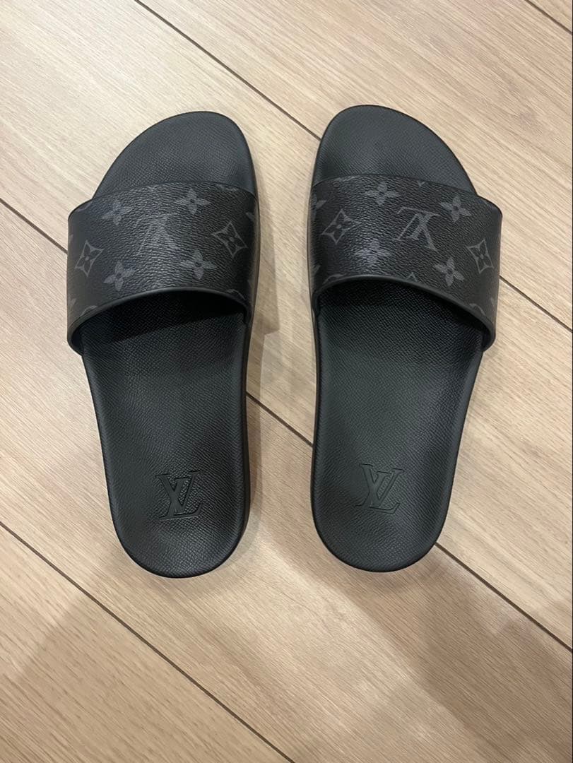 Louis Vuitton ロゴ入り ブラックサンダル