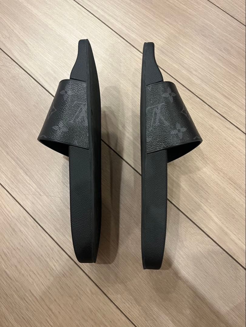 Louis Vuitton ロゴ入り ブラックサンダル