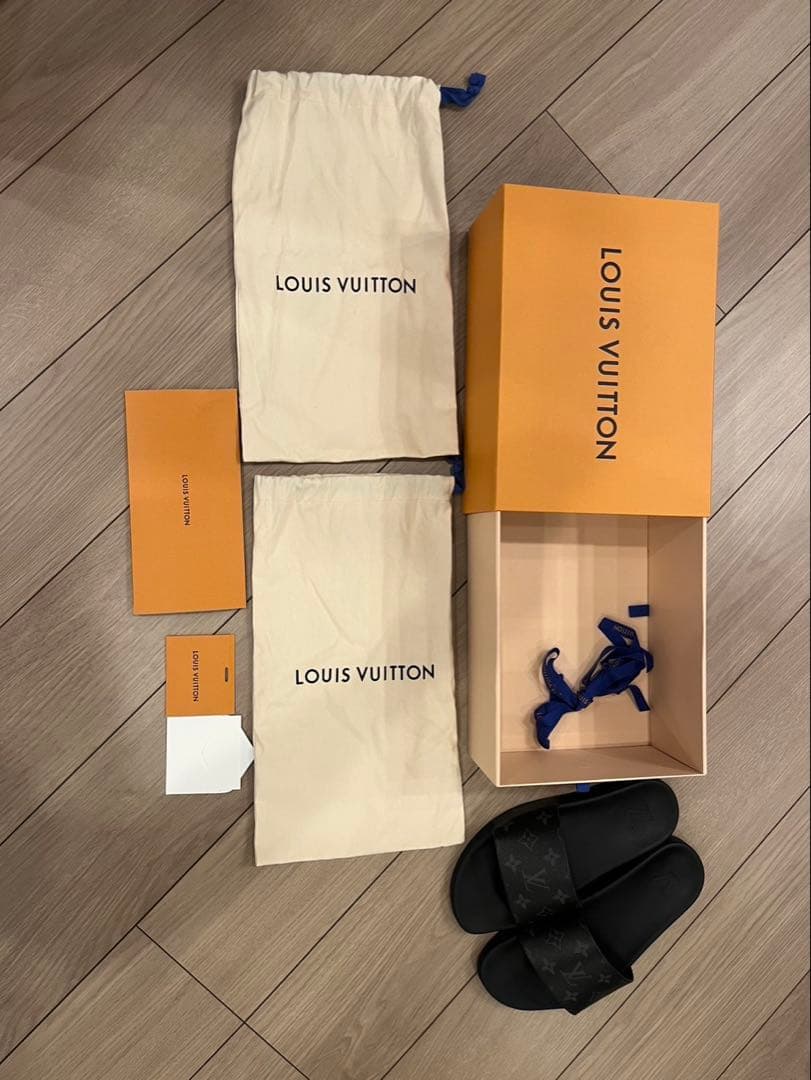 Louis Vuitton ロゴ入り ブラックサンダル