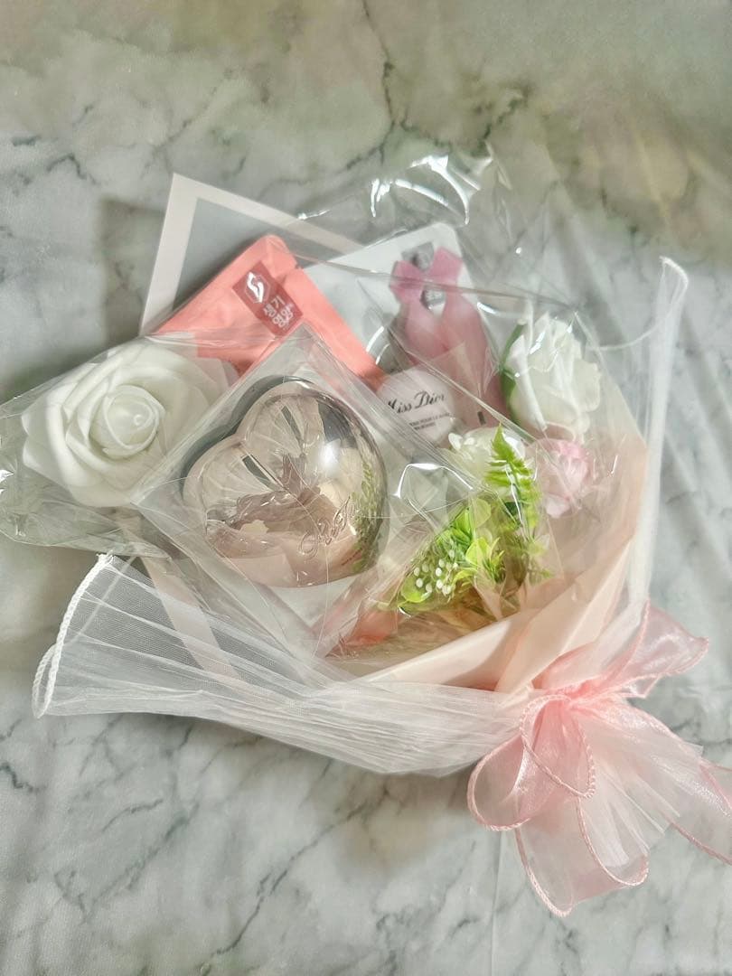 コスメブーケ【Refa/dior】豪華5点｜誕生日/結婚式/ギフト