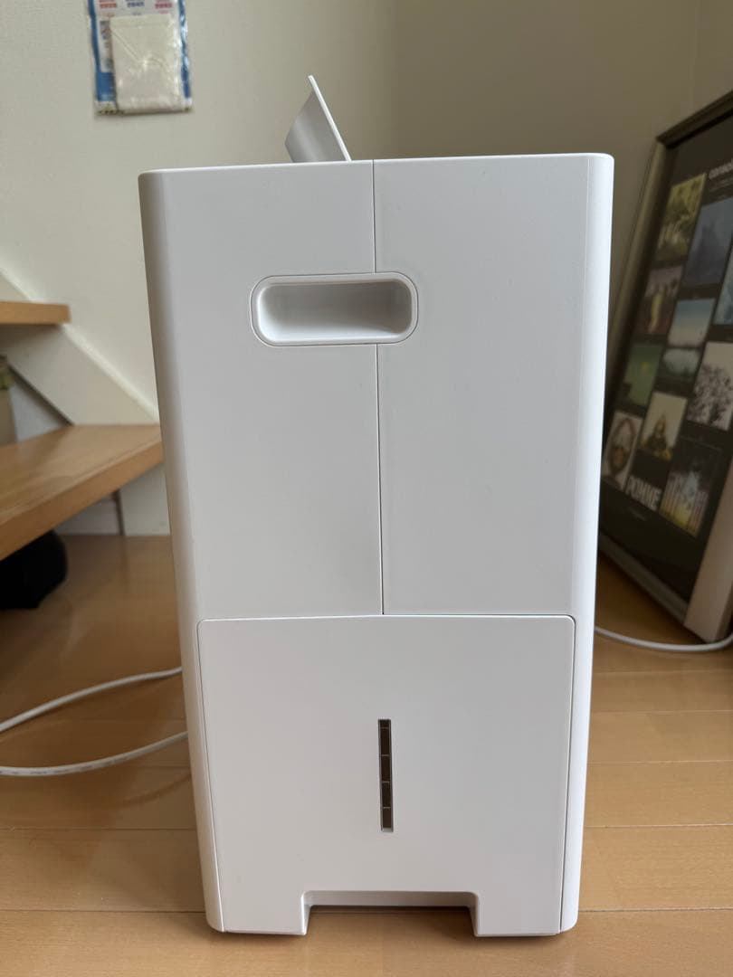 2023年製　IJC-P70-W アイリスオーヤマ コンプレッサー式除湿機