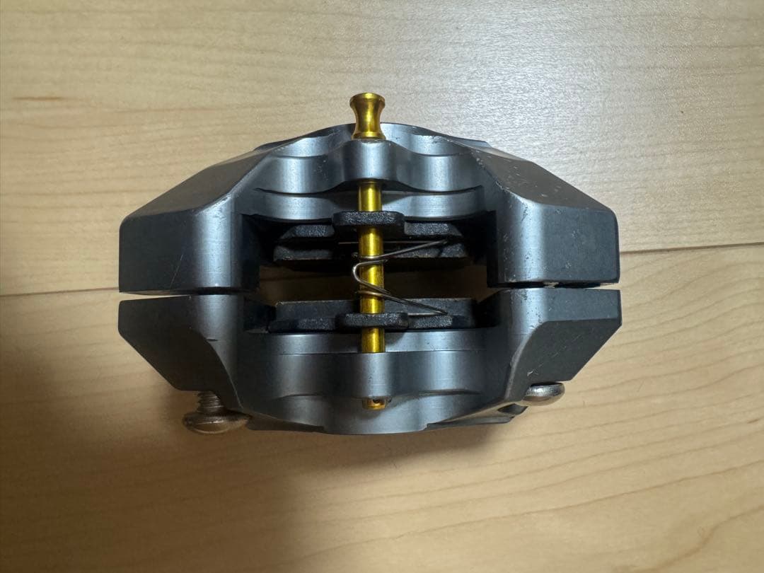 brembo キャリパー