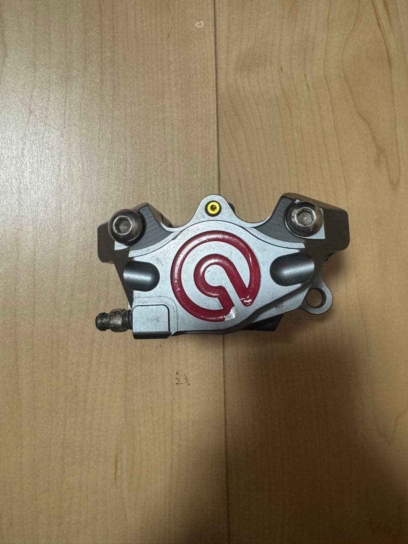 brembo キャリパー