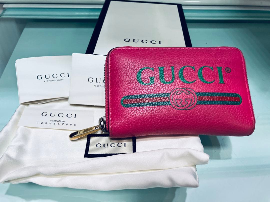 グッチ GUCCI ロゴプリント　コンパクト　ラウンドジップ　ケース