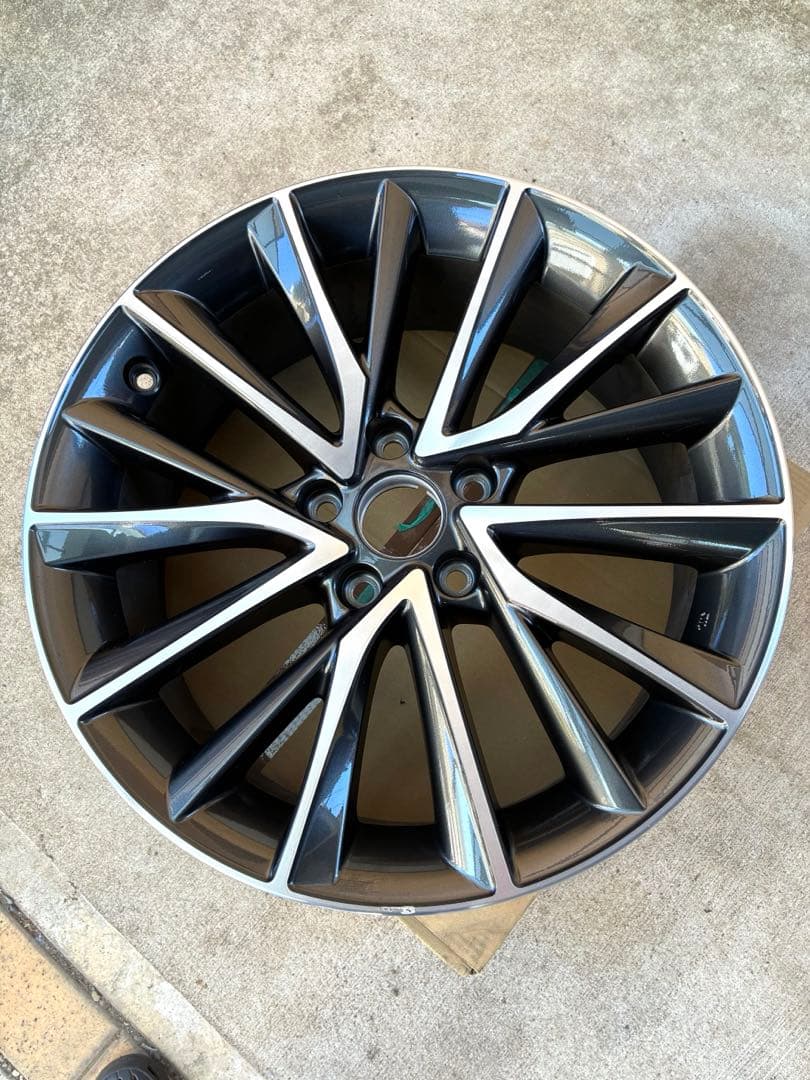 レクサス純正　アルミホイール　18インチ　7.5J 傷ありNX