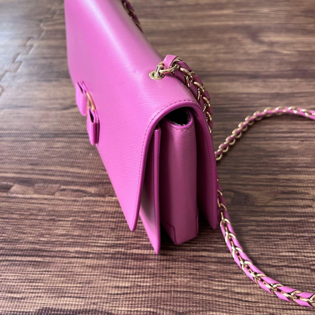 ⭐︎ Ferragamo ⭐︎ リボン付きクラッチバッグ