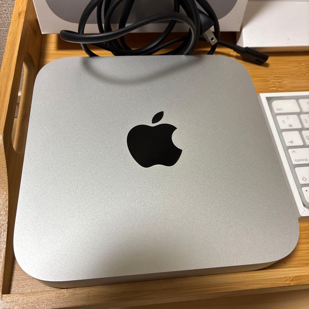 美品 Mac mini M2 8GB 256GBとMagic Keyboard