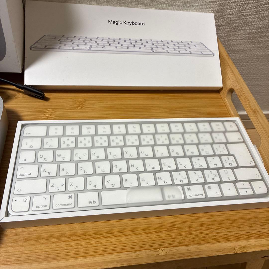 美品 Mac mini M2 8GB 256GBとMagic Keyboard